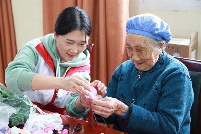 “新型養老”走紅，不去養老院也不麻煩子女，網友：以后也這么過(圖10)